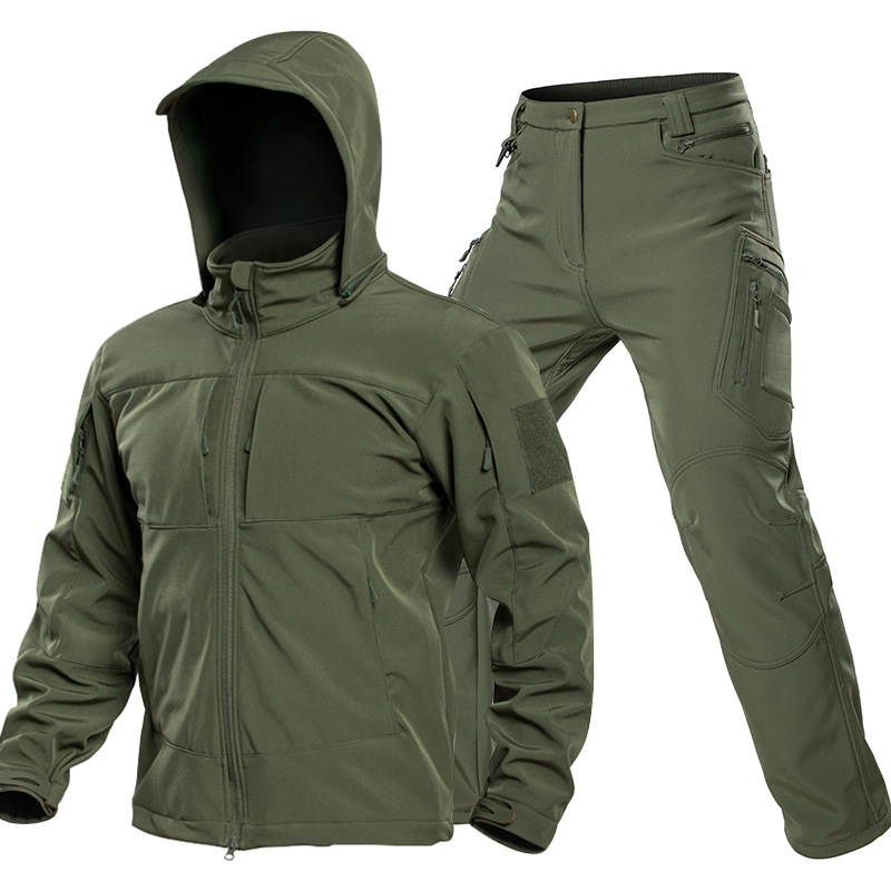 Completo Tattico Softshell da  - Winter Clothing Essentials recensione e prezzo