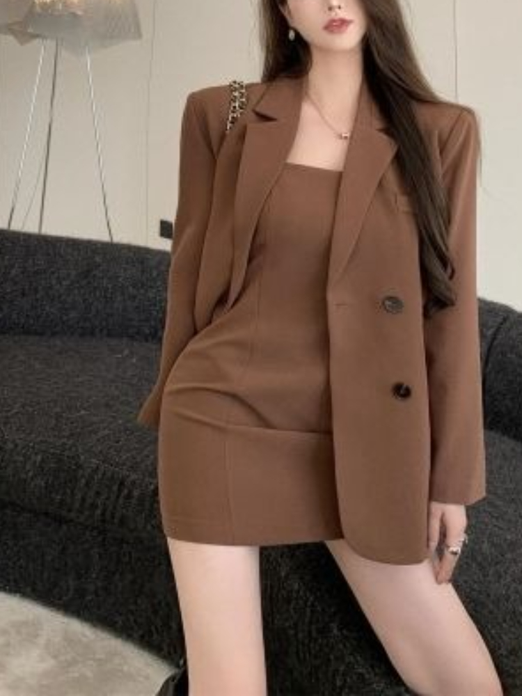 Autunno Inverno Marrone Elegan - Winter Clothing Color recensione e prezzo